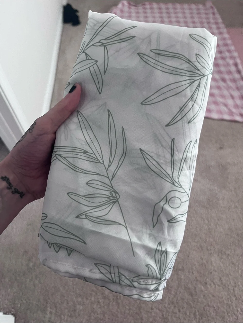 🕸️ (10 for $10) Leaf-Print White Shower Curtain